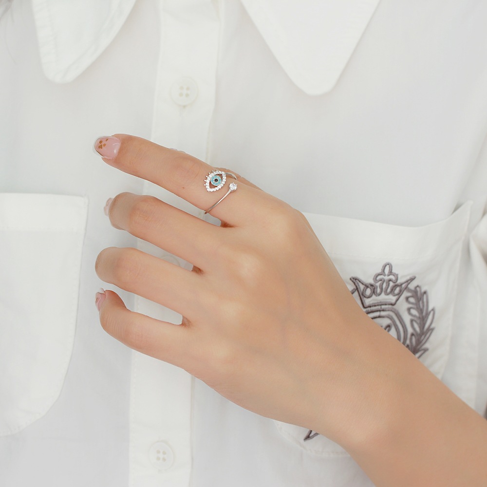 Anillo de plata esterlina artesanal para mujer con ojo nazar de cristal