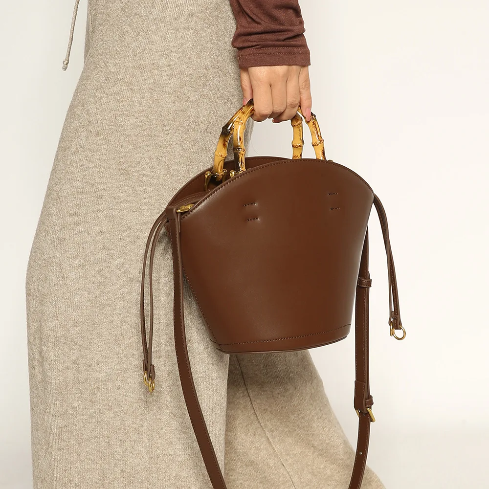 Bolso bandolera de mujer de mango de madera y cuerpo de barril de fibra Sufiber